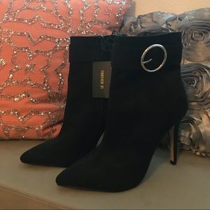 New buckle detail booties!
